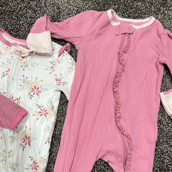 Baby Girl Sleeper Bundle 3-6 Months - Picture 3 of 3